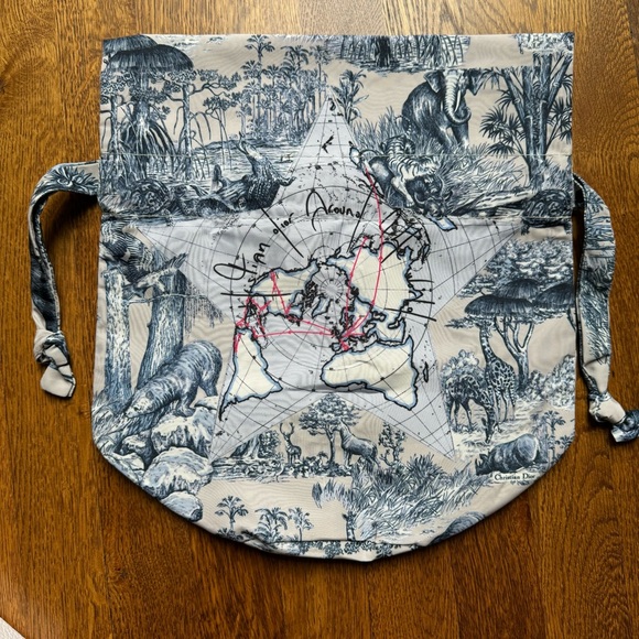 ⚡️Limited Edition Dior Set - Drawstring Bag & Refillable Miss Dior Travel - Picture 7 of 9
